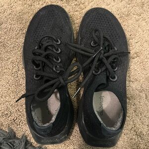 Allbirds. Size 7.5 in black.